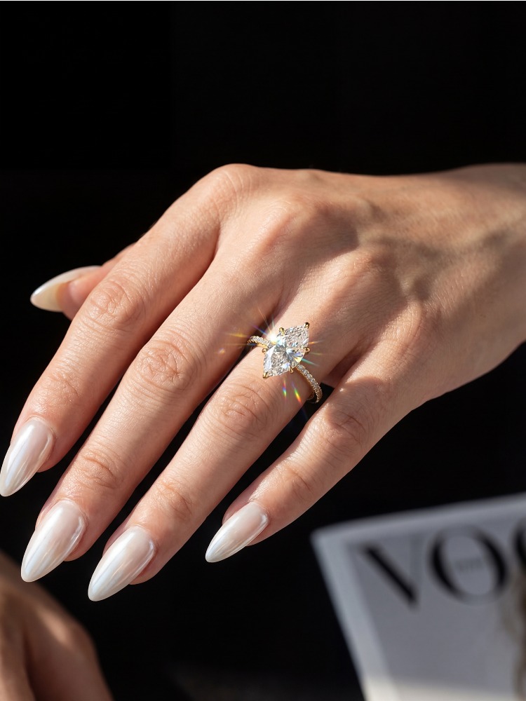 本物の 2ct リアルモアッサナイトダイヤモンドマーキーズリ - Moissanite Engagement Ring 1 Carat のレビューと価格