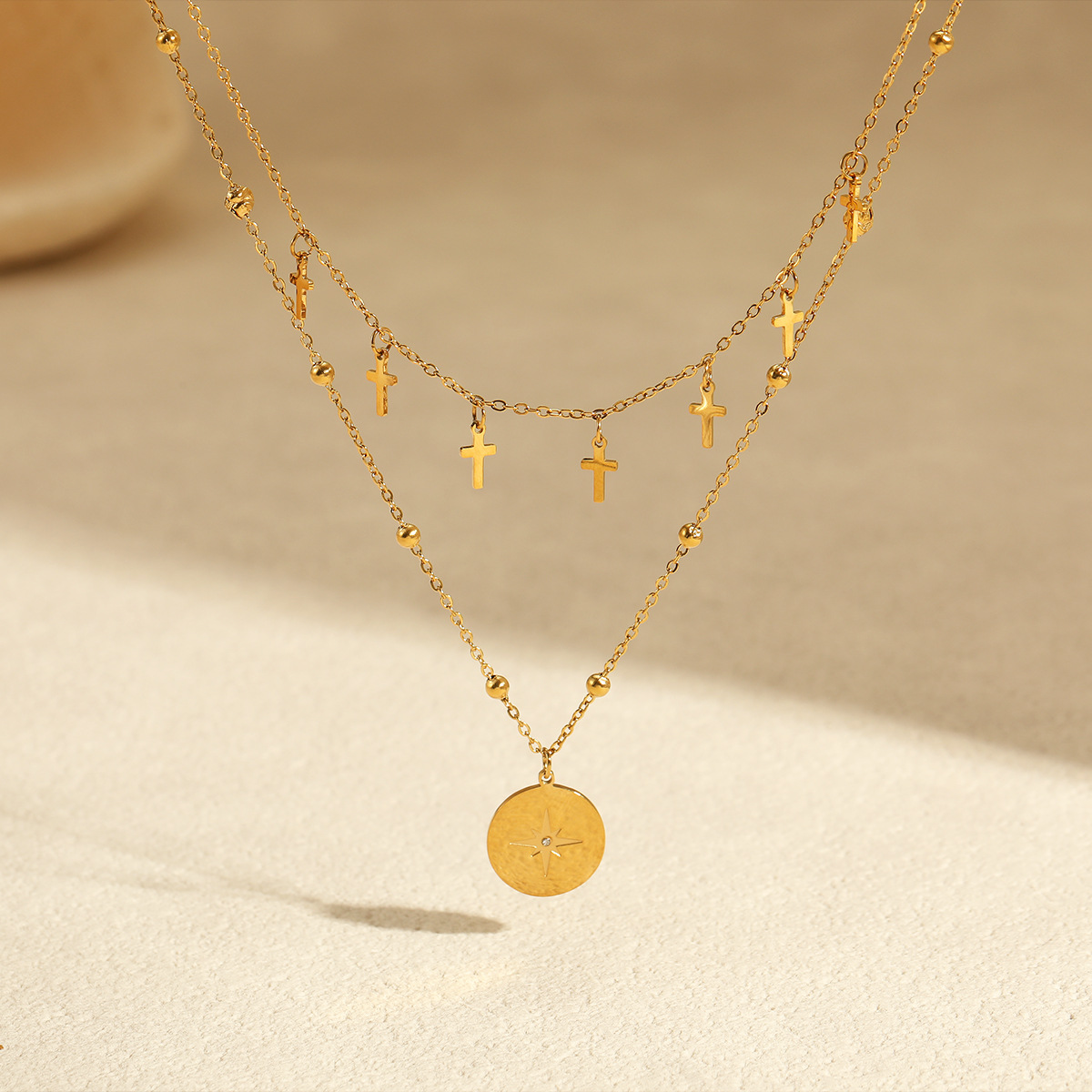 ヴィンテージ風ダブルレイヤークロスネックレス 防水ステンレス - Layered Pendant Necklace Aesthetic のレビューと価格